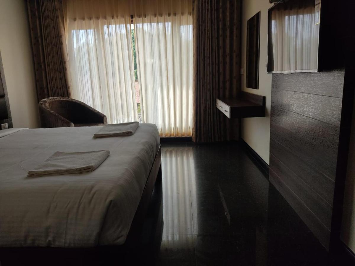 Hotel Vijayarani Tiruchirappalli Esterno foto